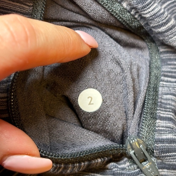 Lululemon - Grey and White Casual Long Sleeve Scuba Hoodie Full Zip in Size 2 - Picture 13 of 13